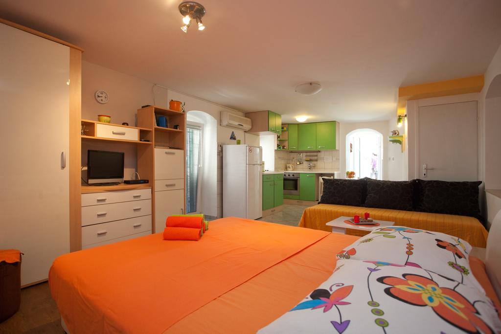 Paradise Apartment With Big Sunny Terrace In The Old Town, Few Meters From The Sea & Riva Promenade Split Bilik gambar